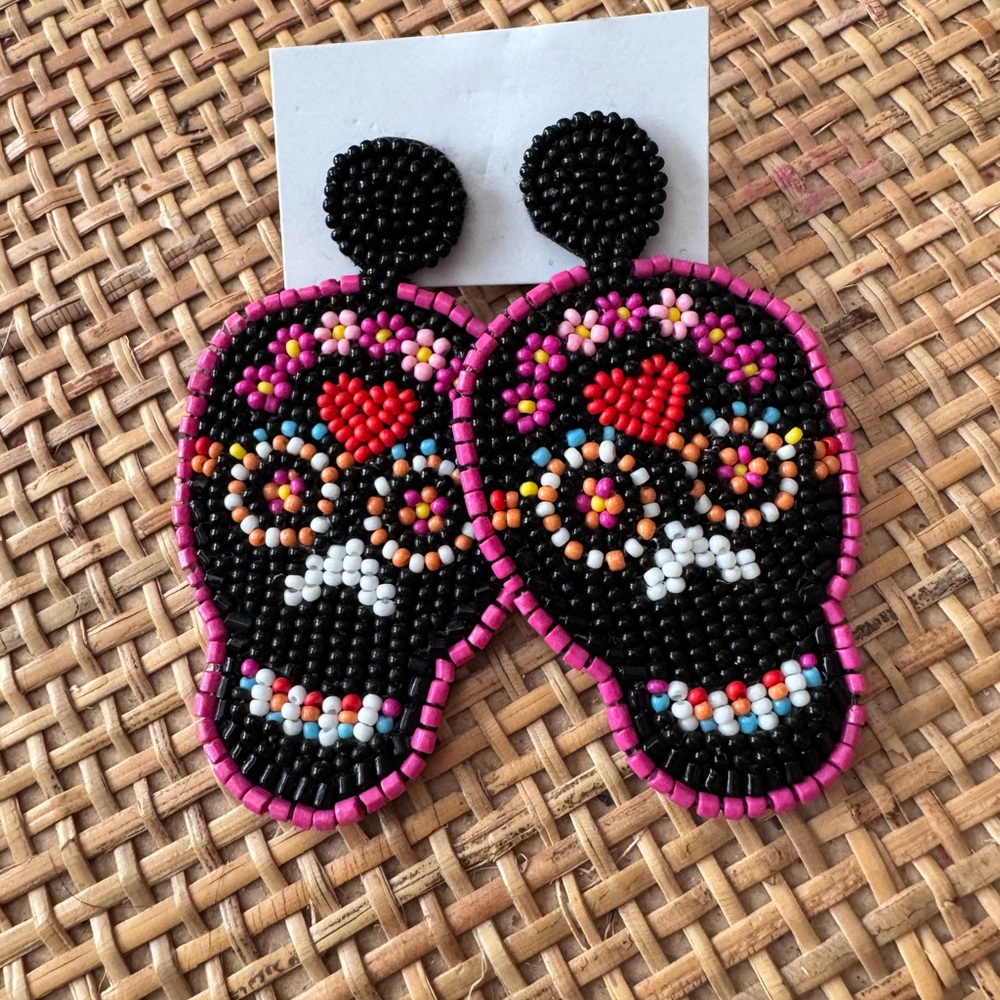 NWT Día de los Muertos Skull 💀 Seed Bead Earrings